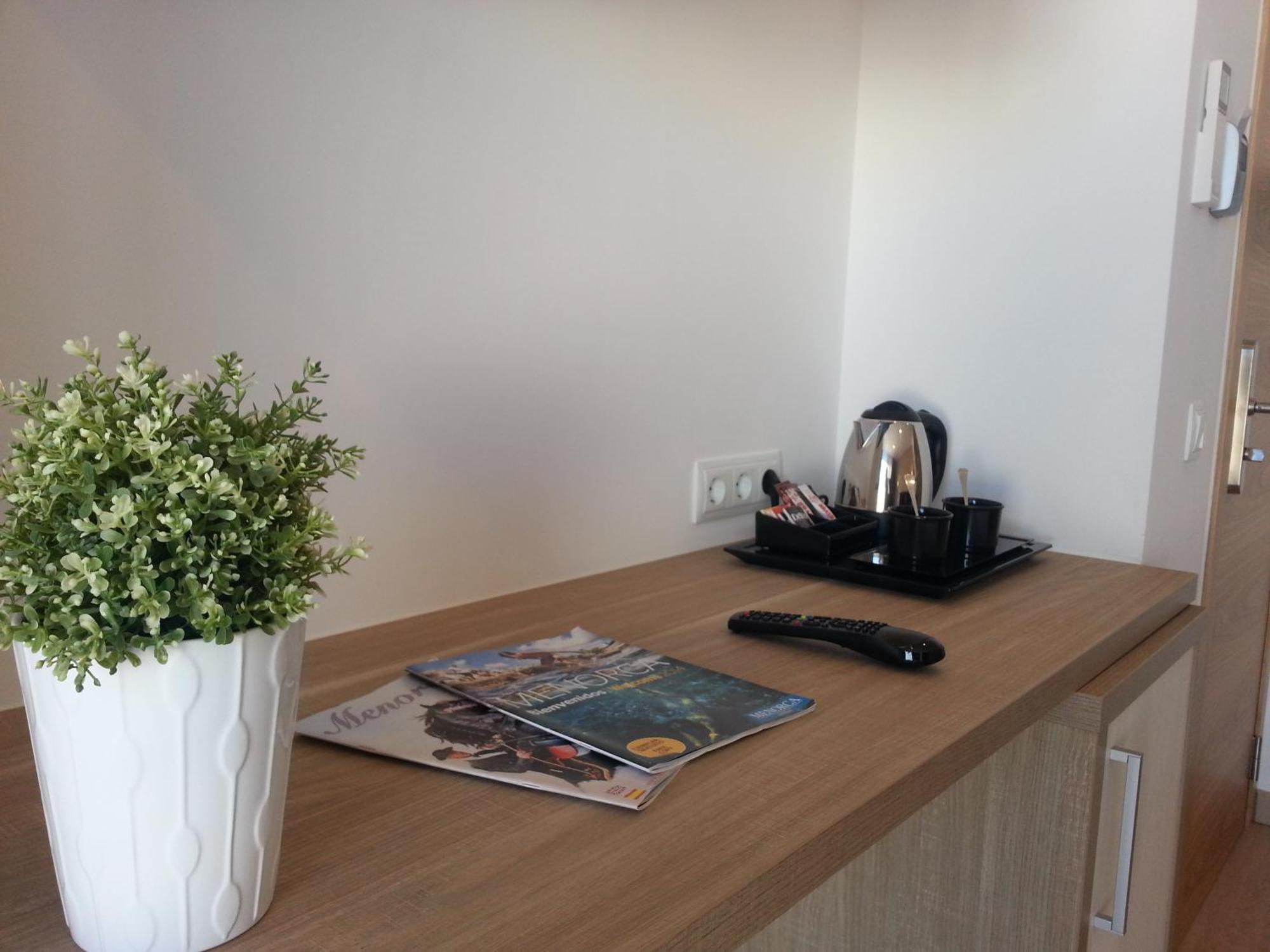 Hostal Menurka Ciutadella  Ngoại thất bức ảnh